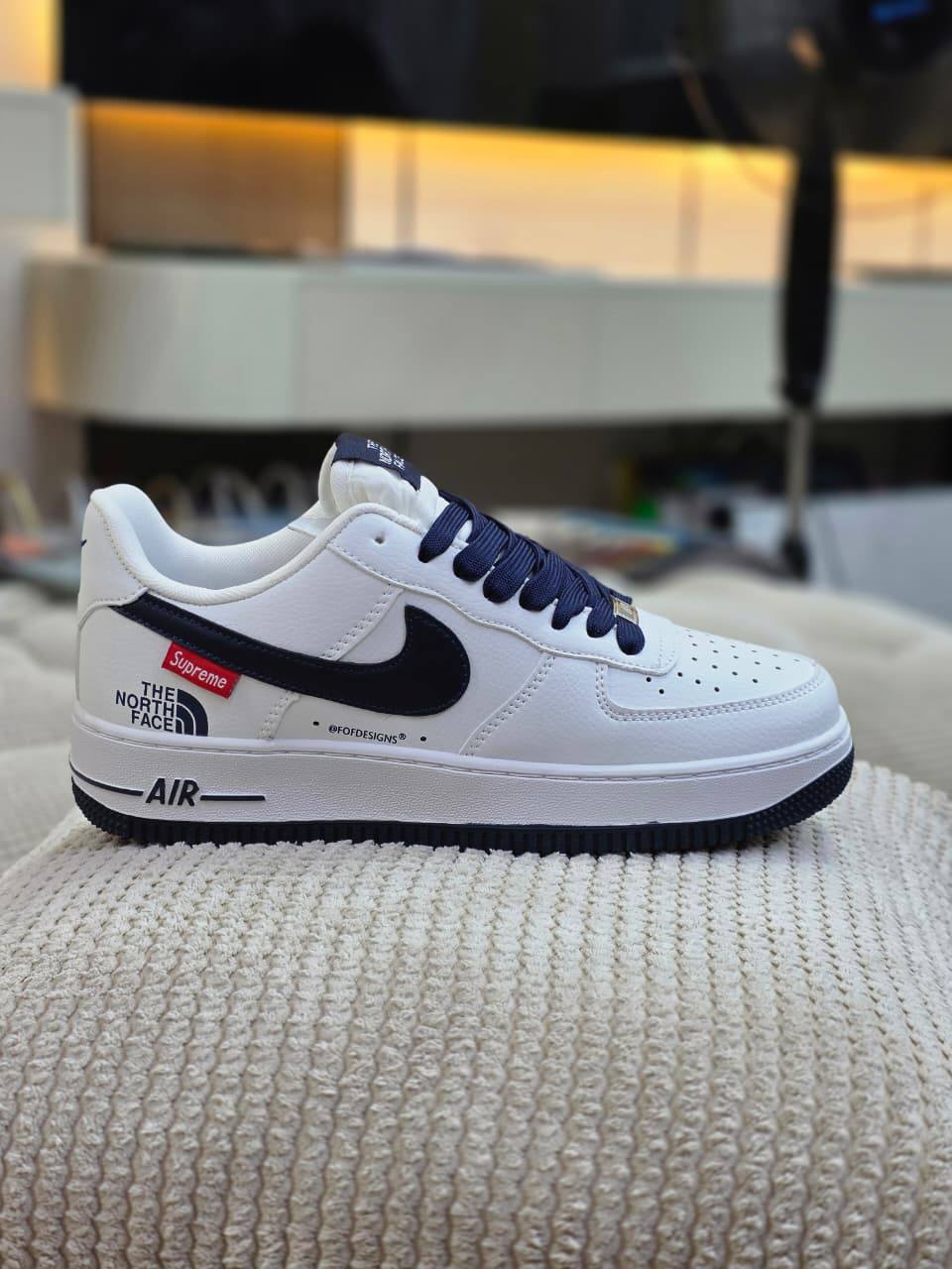 Nike
Size 40 to 44 
100 dhs✅

Zain27
♥️♥️♥️