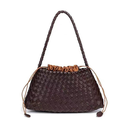 BOTTEGA VENETA 
120 dhs🇦🇪🇦🇪
34cm

Zain161
♥️♥️♥️