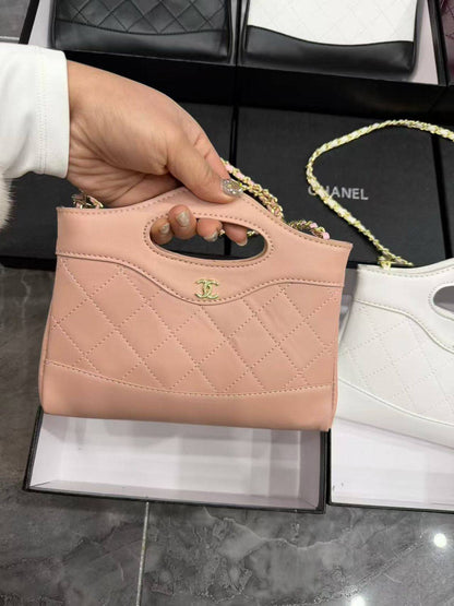 Chanel
Size   22cm
95 dhs🇦🇪🇦🇪
      
Withbox

Zain04
♥️♥️♥️