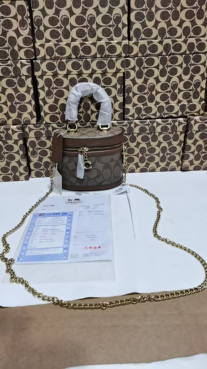 Coach

withbox 🎁🎁🎁

95 dhs🌺

Zain143