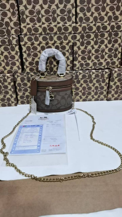 Coach

withbox 🎁🎁🎁

95 dhs🌺

Zain143