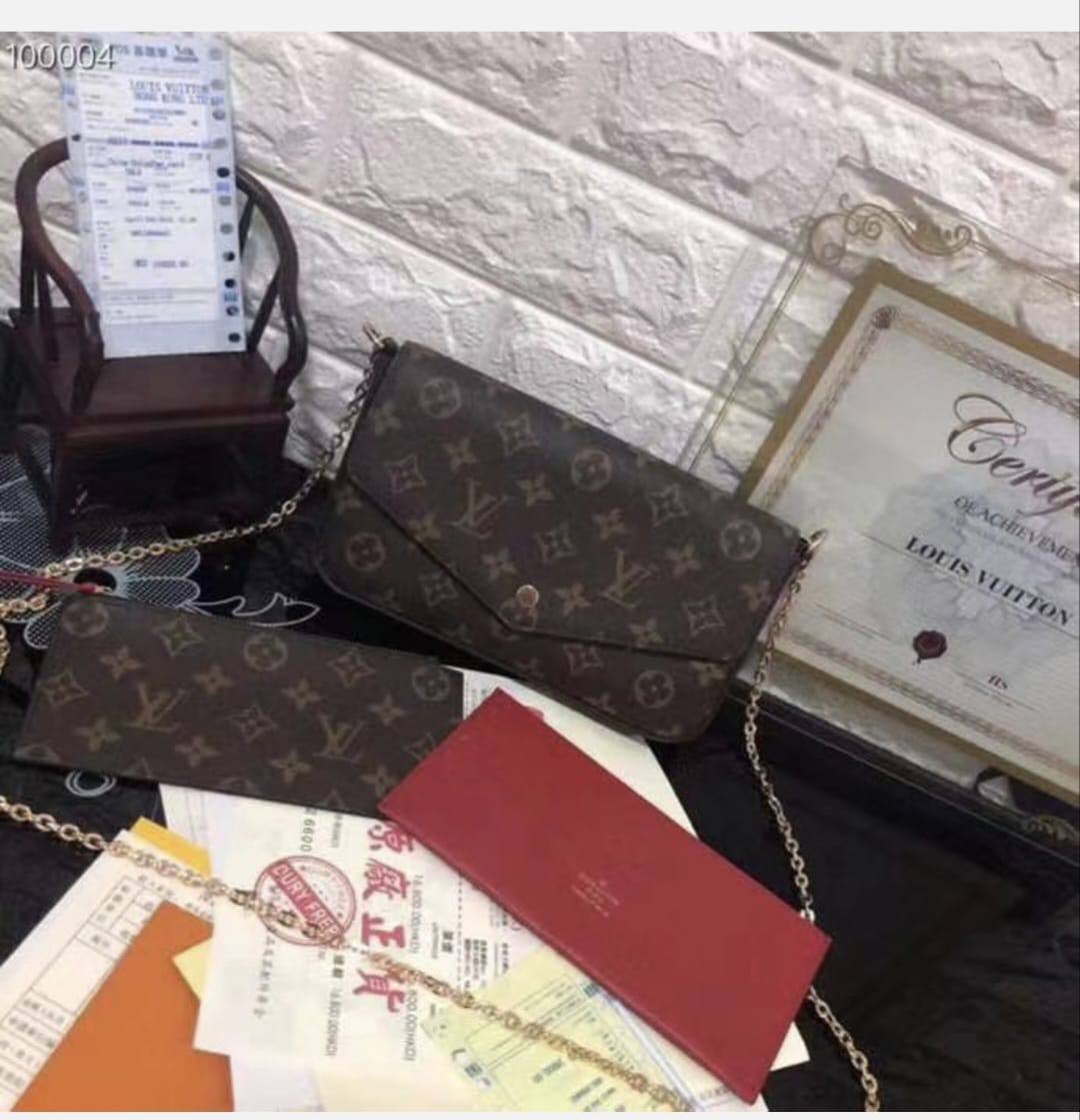 LV
withbox 
🎁🎁🎁

80 dhs❣️

Zain143
♥️♥️♥️