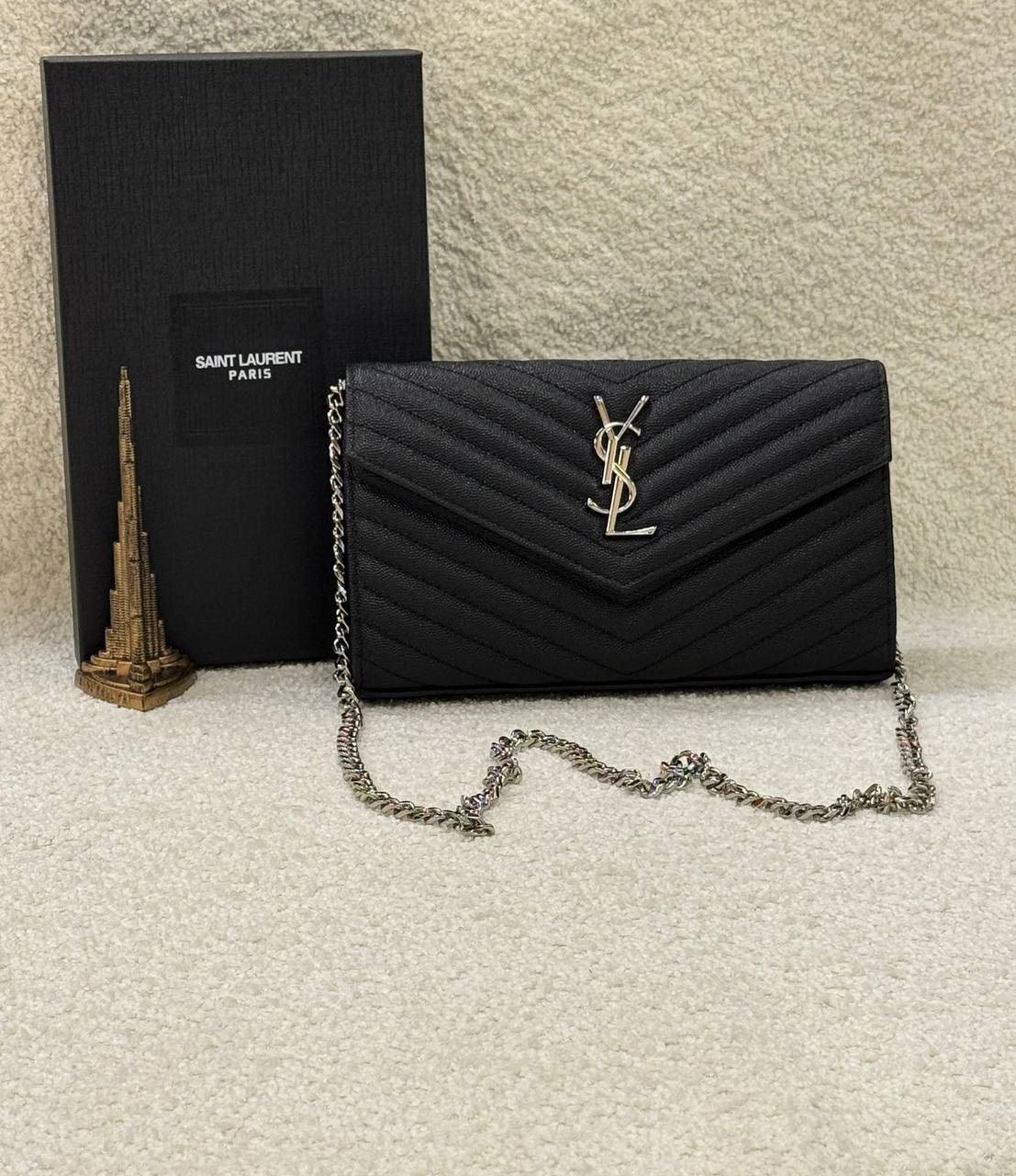 YSL 
Master
23CM 

WITH BOX
🎁🎁🎁

230 dhs✅

Zain131
♥️♥️♥️
