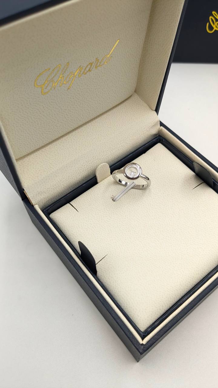 Chopard
*Master Quality* 
*Ring*
70 dhs✅ with Normal Box 🎁

Zain210
♥️♥️♥️