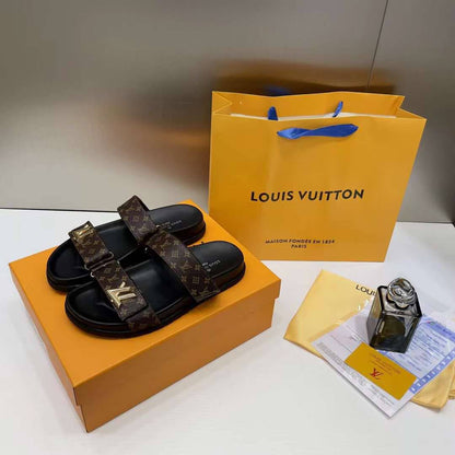 NEW CAME 
LV SLIPPER 
GOOD QUALITY 
105 dhs🪙
Size 36 TO 41

Zain40
♥️♥️♥️