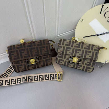 Fendi 

70 dhs🇦🇪🇦🇪

Zain242
♥️♥️♥️