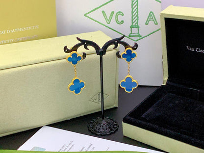 VCA 
EARRING 
MASTER💫✨
60 DHS✅
WITH BOX AND PAPER BAG🛍️🎁

Zain89
♥️♥️♥️