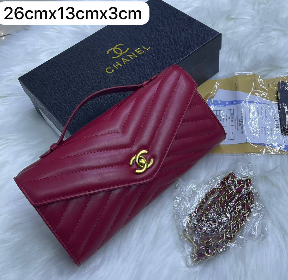 Chanel 

26cmx13cmx3cm

90 dhs 
With box


Zain72
♥️♥️♥️