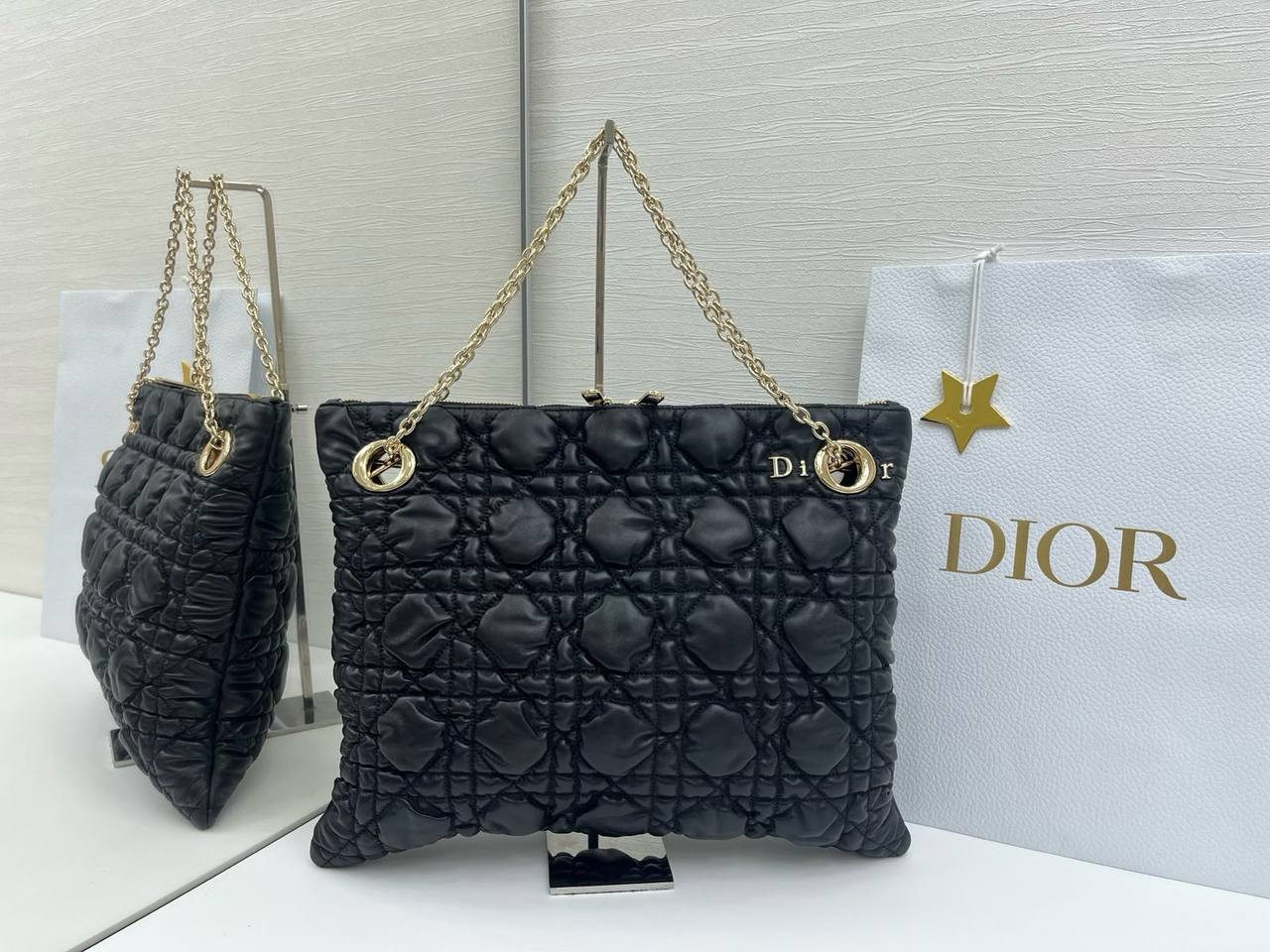 DIOR 

NEW DESIGN  

GOOD QUALITY 

110 DHS🇦🇪🇦🇪🇦🇪

Zain295
♥️♥️♥️