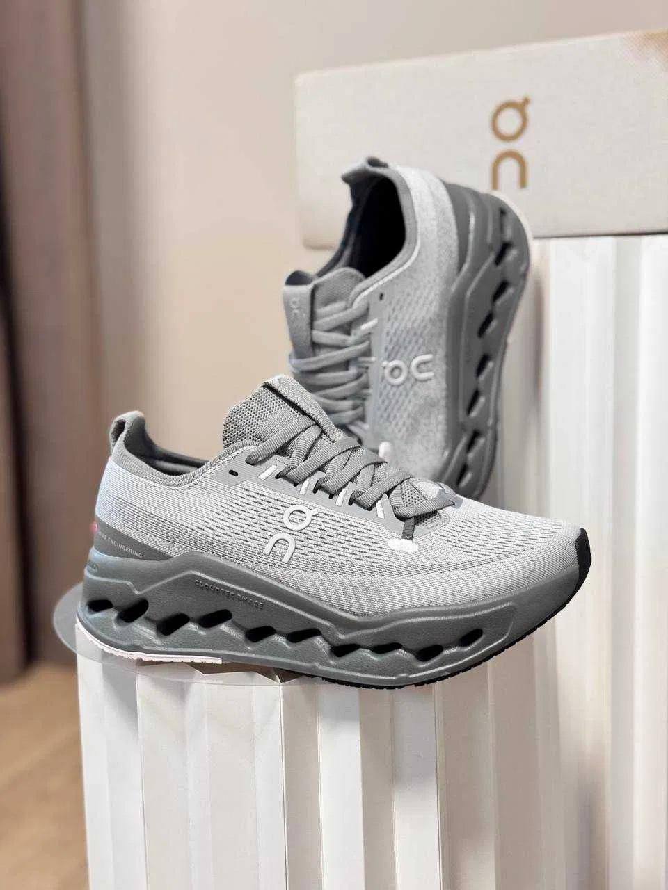 ON Cloudsurfer Max Alloy Asphalt，
Size 36-45 ，
230 dhs❣️

Zain18
♥️♥️♥️