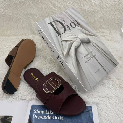 Christian Dior 
60 dhs✅
Size 36-41

Zain232
♥️♥️♥️