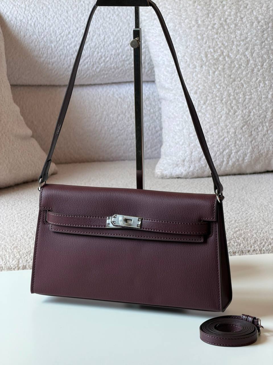 Hermes

 elan 27cm💥Master quality ✅with box📦

380 dhs✅

Zain52
♥️♥️♥️