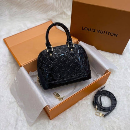 LV
ᴀʟᴍᴀ ᴍᴏɴᴏɢʀᴀᴍ
ᴡɪᴛʜ ʟᴏᴄᴋ & ᴋᴇʏ
ɪᴛ ʜᴀs ʟᴏɴɢ ʙᴇʟᴛ sᴛʀᴀᴘ
sɪᴢᴇ : 25 cm
ᴡɪᴛʜ BOX🎁🎁🎁

90 dhs✅

Zain31
♥️♥️♥️