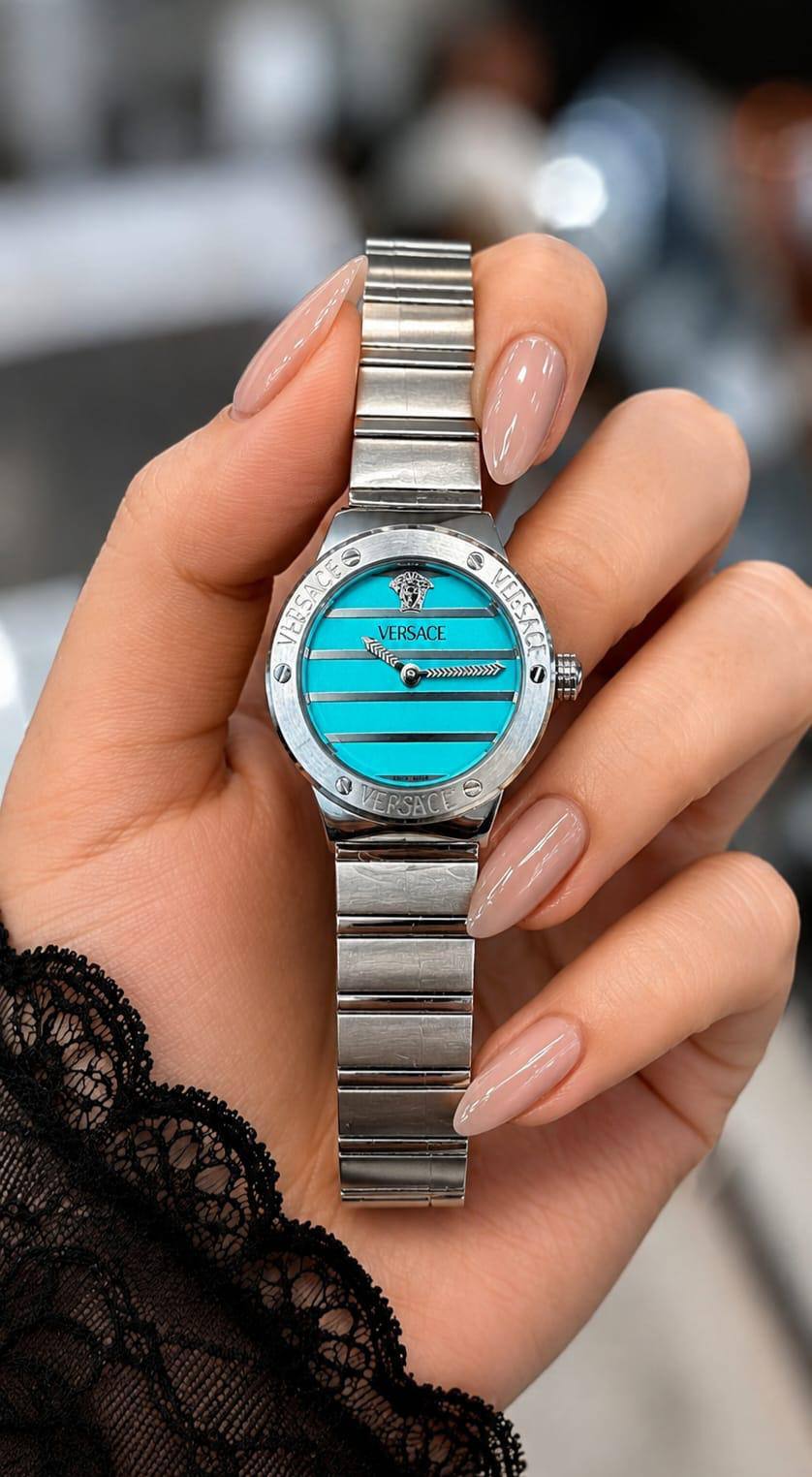 Versace 

watch for ladies 

good quality 
230 dhs🇦🇪🇦🇪

Zain59
♥️♥️♥️