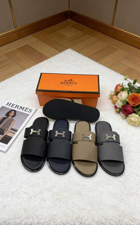 Mens Hermes Slippers 
Sizes 40 to 45 
75 dhs🇦🇪

Zain232
♥️♥️♥️