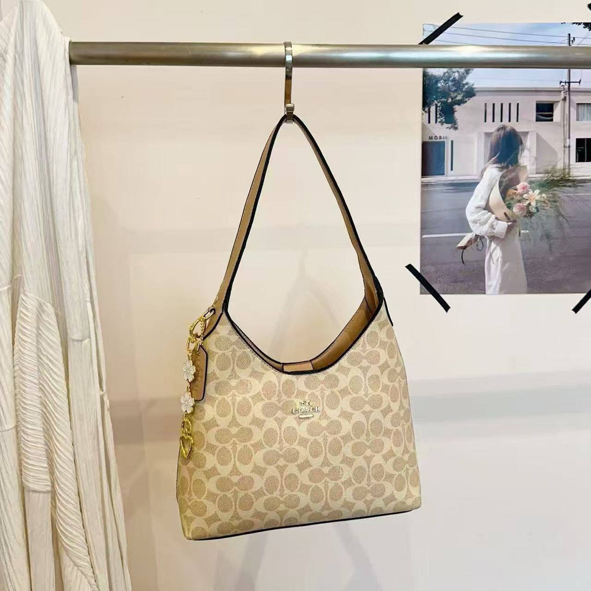 Coach

85 dhs🇦🇪🇦🇪
No box

Zain219
♥️♥️♥️
