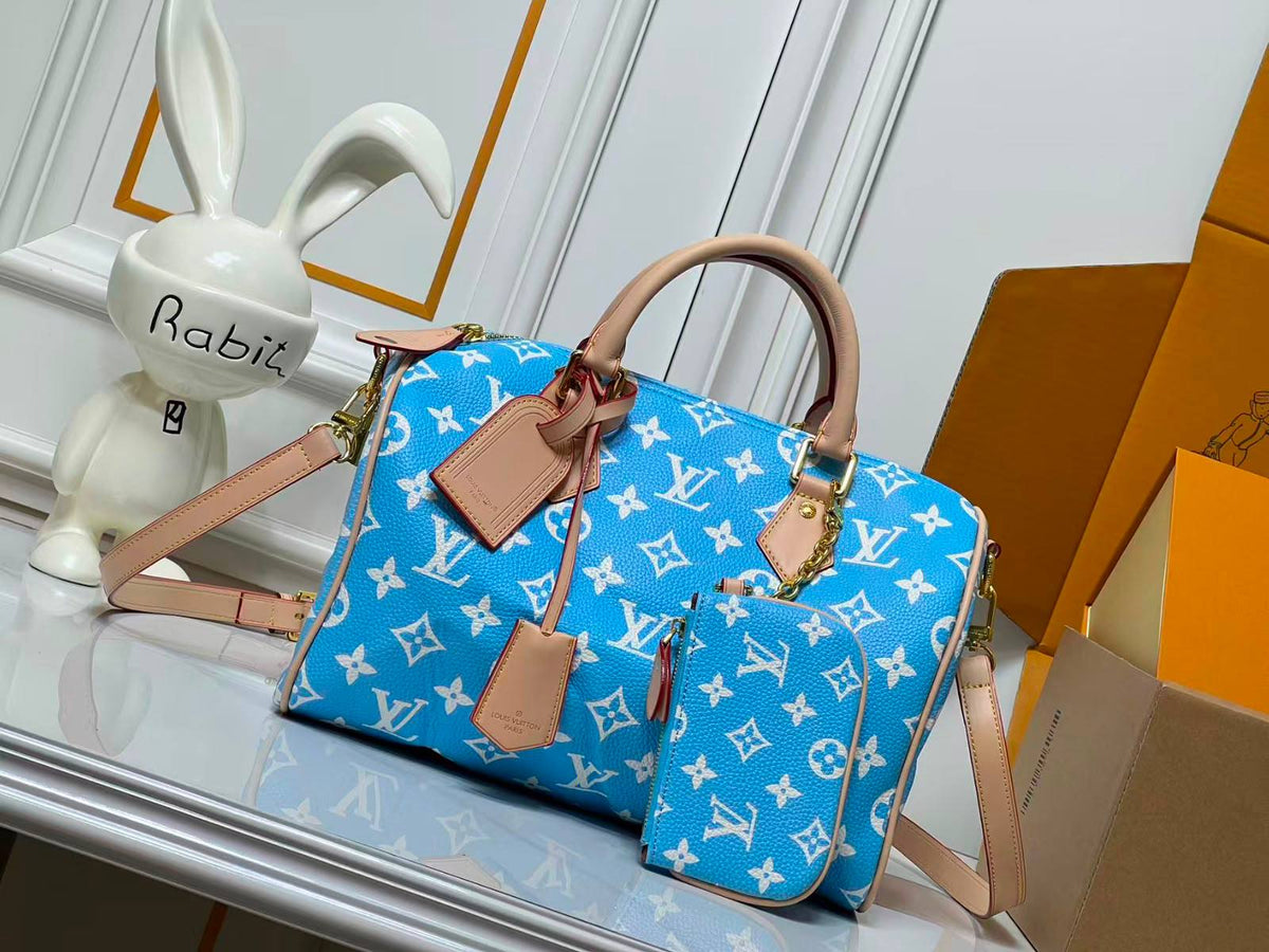 LV  COPY  1

SIZE 30CM     
265 dhs🇦🇪🇦🇪

Zain244
♥️♥️♥️