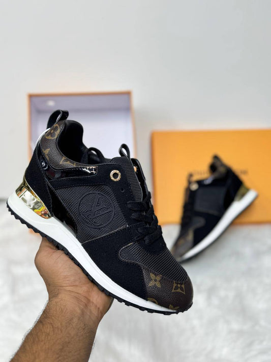 LV 🔥
New arrived 
Shoes 
size 36 to 41
140 dhs🪙🌨️
Very Nice Quality

Zain21
♥️♥️♥️