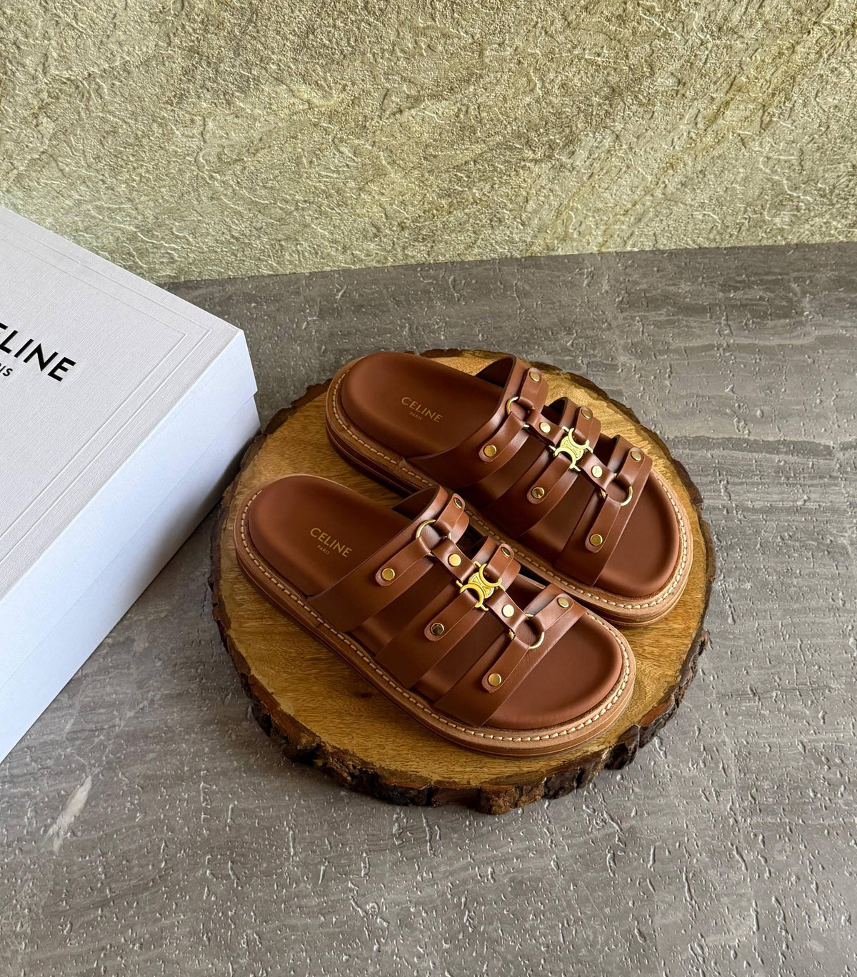 CELINE
SuperMaster Quality 💯
430 dhs🇦🇪🇦🇪
Size: 36-41💥

Zain171
♥️♥️♥️