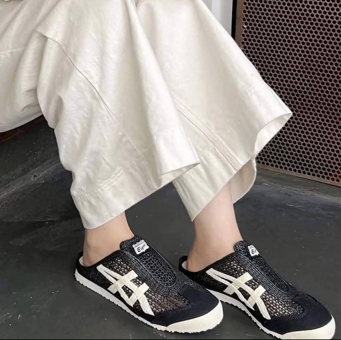 Onitsuka Tiger Mexico 66 sabot , 
Size 36 to 45  
230 dhs✅

Zain196
♥️♥️♥️