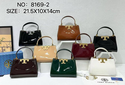TORY BURCH 

NEW CAME
 GOOD QUALITY 
WITH BOX 

90 dhs🇦🇪🇦🇪

Zain295
♥️♥️♥️