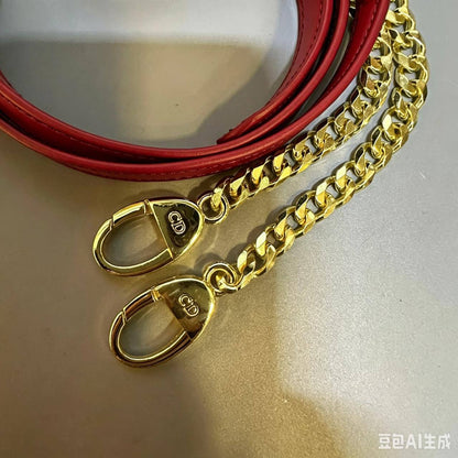 DIOR
GOOD QUALITY 
WITH BOX
100 dhs✅
SIZE: 24cm

Zain295
♥️♥️♥️