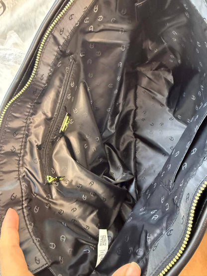 Aigner

85 dhs🪙🌨️

high quality 
42cm

Zain26
♥️♥️♥️