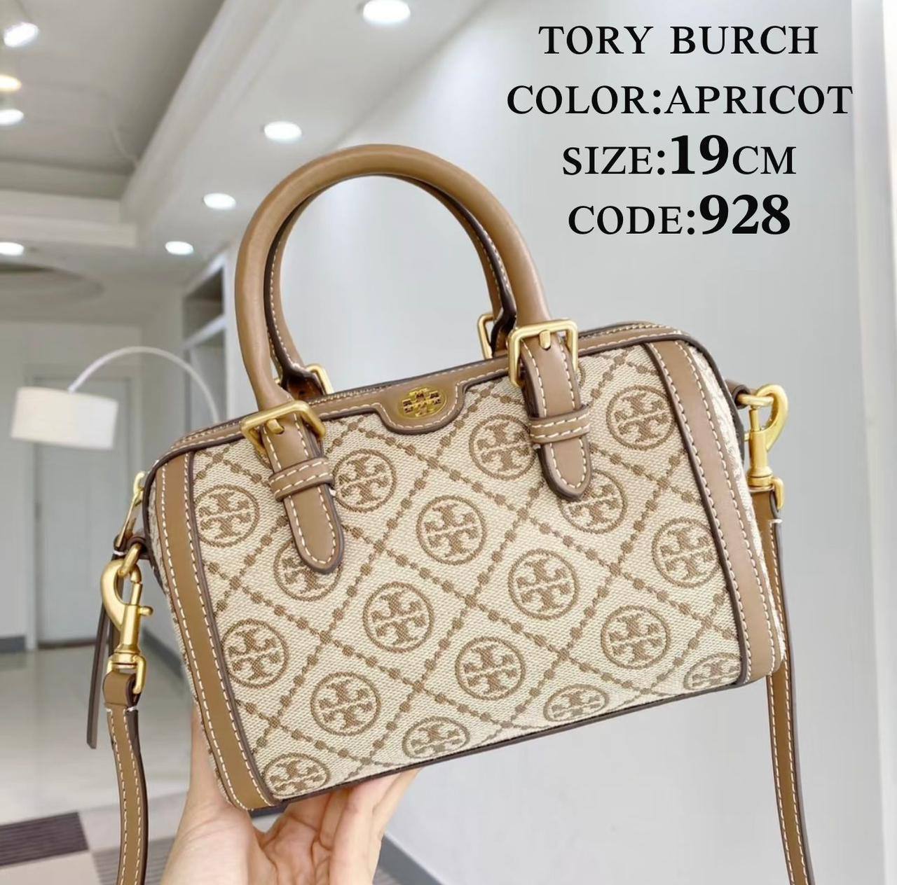 Tory Burch
ᴍɪɴɪ ʙᴀʀʀᴇʟ ʙᴀɢ 
ᴛᴏᴘ ʜᴀɴᴅʟᴇ ᴄʀᴏssʙᴏᴅʏ ʙᴀɢ

ᴡɪᴛʜʙᴏx
🎁🎁🎁

ʟᴇᴀᴛʜᴇʀ 
sɪᴢᴇ:19ᴄᴍ
90 dhs🪙🖤

Zain56
♥️♥️♥️