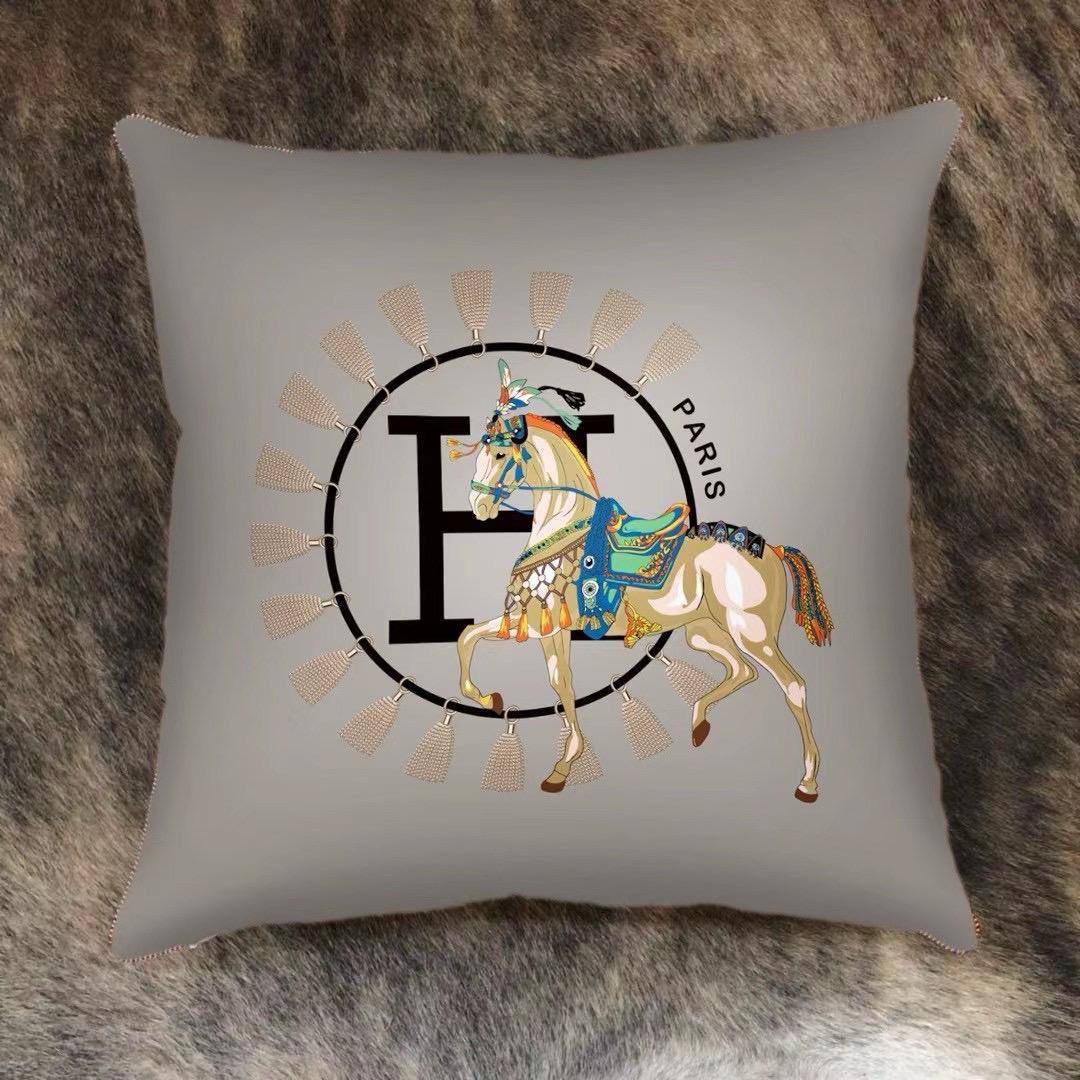 Master  
Pillowcases 
Size 45*45 
50 dhs🇦🇪🇦🇪

Zain99
♥️♥️♥️