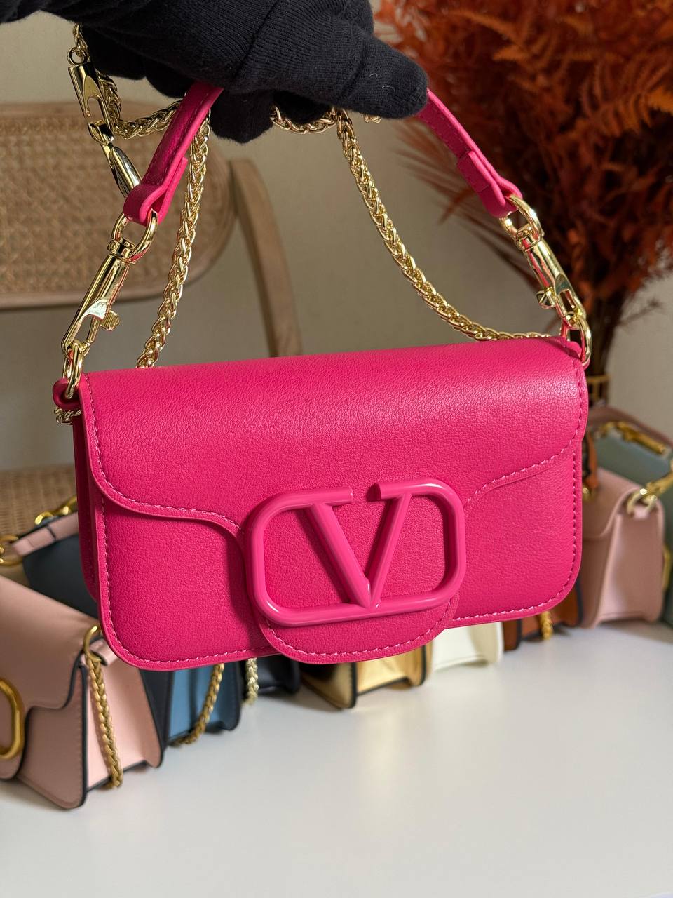 New Collection✨✨✨
VALENTINO
20cm
350 dhs🪙💚
Top quality 
With box🎁

Zain167
💚💚💚