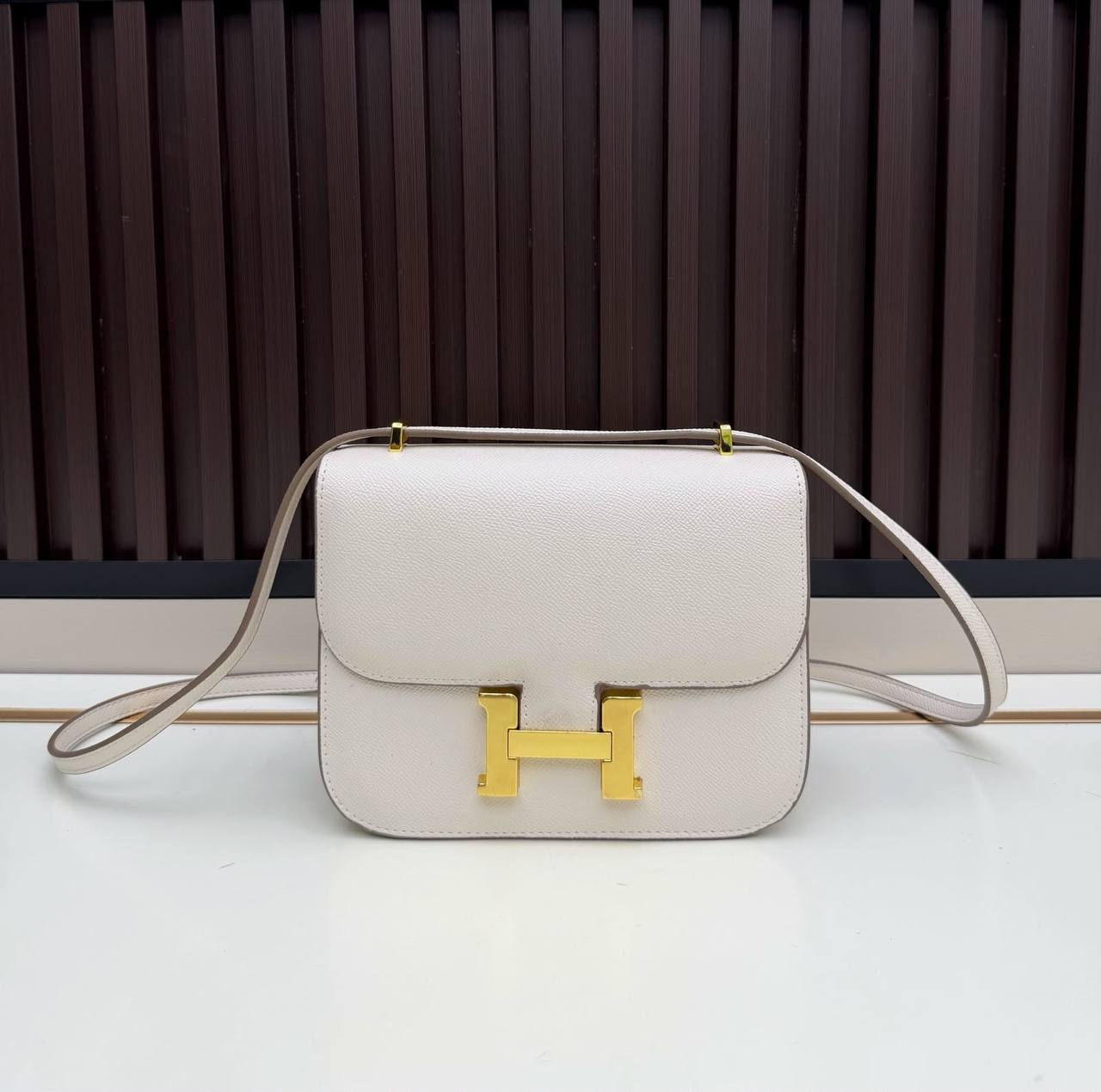 HERMES 
GOOD QUALITY 
WITH BOX 
110 dhs🇦🇪🇦🇪
19 CM

Zain295
♥️♥️♥️