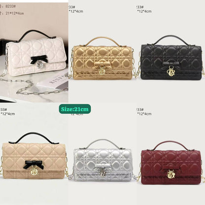 Dior 
Good quality 
Size 21cm
120 dhs💓
With box 📦

Zain70
♥️♥️♥️