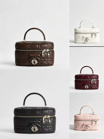 Dior
120 dhs✅
good-quality with box

Zain28
♥️♥️♥️
