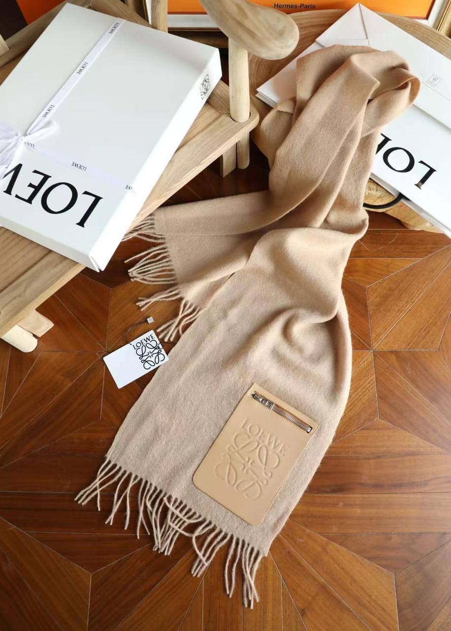 New collections
Lowe Scarf
*super master quality* 
350 dhs✅✅

Zain335
♥️♥️♥️