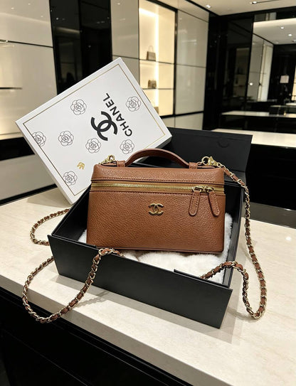 CHANEL 26 A 
 Super leather. 
Bag size :19*12 
240 dhs🇦🇪🇦🇪
with box

Zain38
♥️♥️♥️