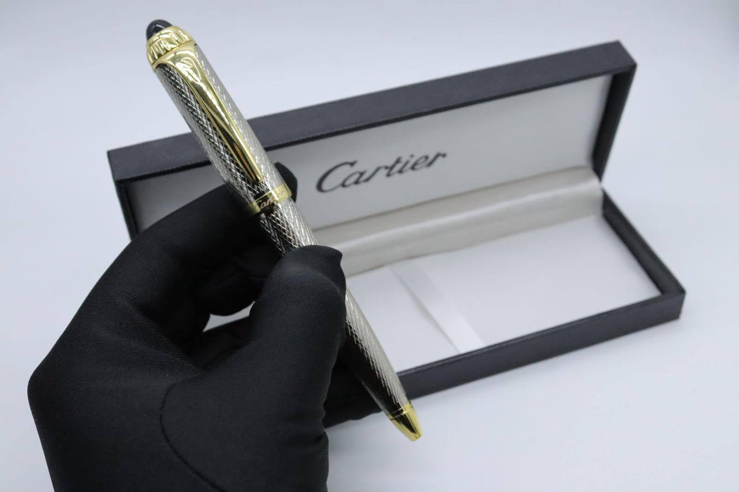 Cartier Pen 

60 dhs🌺

With Box
🎁🎁🎁

Zain33
♥️♥️♥️