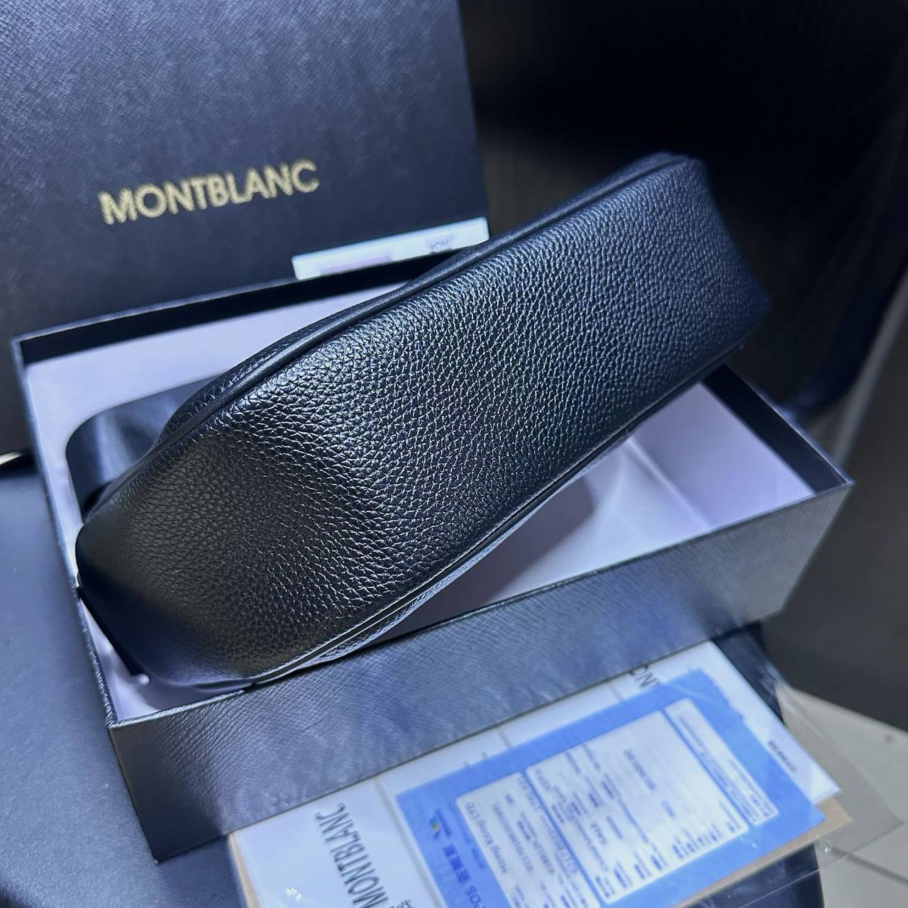 MONTBLANC 
SLING BAG NEW CAME GOOD QUALITY 

WITH BOX 
🎁🎁🎁

75 dhs✅

Zain39
♥️♥️♥️
