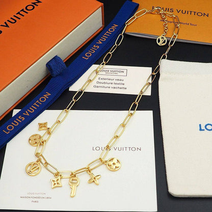 LV ❤️‍🔥*
Necklace ✨
Bracelet 🦋
Master quality 💯
With normal boxes 🗃️ 
95 dhs🇦🇪
With master box 📦 
110 dhs🇦🇪

Zain216
♥️♥️♥️