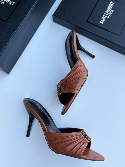 YSL
120 dhs❣️
Size 36-42

Zain55
♥️♥️♥️