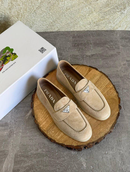 PRADA 
SuperMaster Quality 💯
450 dhs✅
Size: 36-41💥

Zain171
♥️♥️♥️