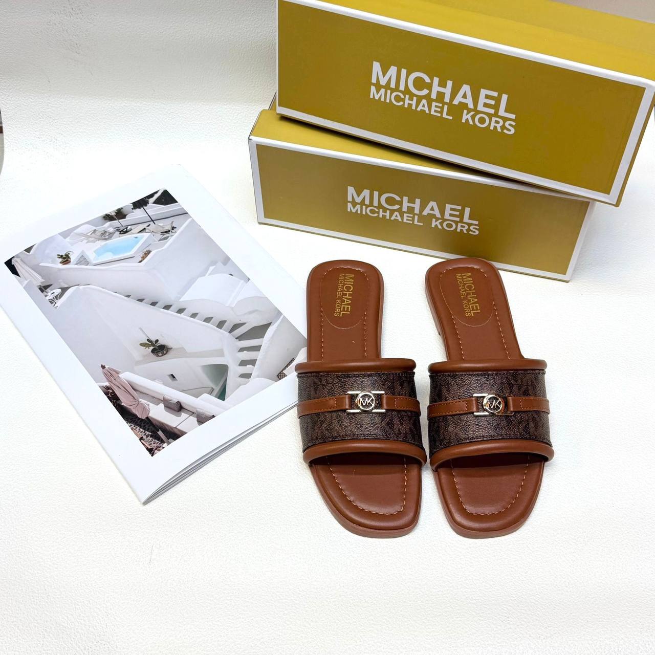 MK 
Size 36 to 41
70 dhs✅

Zain236
♥️♥️♥️