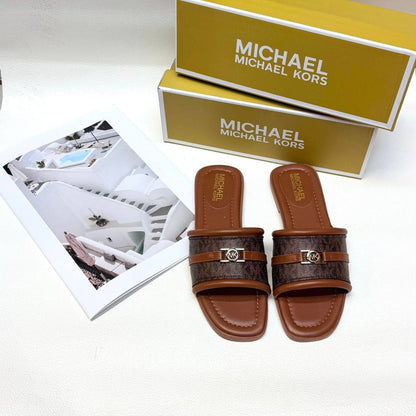 MK 
Size 36 to 41
70 dhs✅

Zain236
♥️♥️♥️