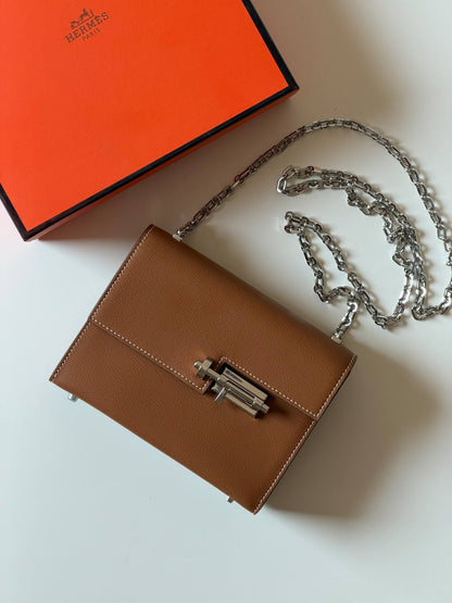 Hermes

18cm💕
master quality😍
with box❤️
430 dhs🇦🇪🇦🇪

Zain52
♥️♥️♥️
