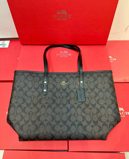 Coach 

With Box
🎁🎁🎁

95 dhs❣️

Zain250
♥️♥️♥️