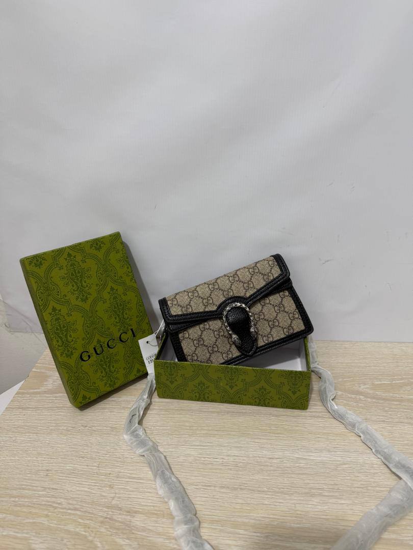 Gucci
85 dhs🪙🌨️ 
high quality 

With box
🎁🎁🎁
Zain26
♥️♥️♥️
