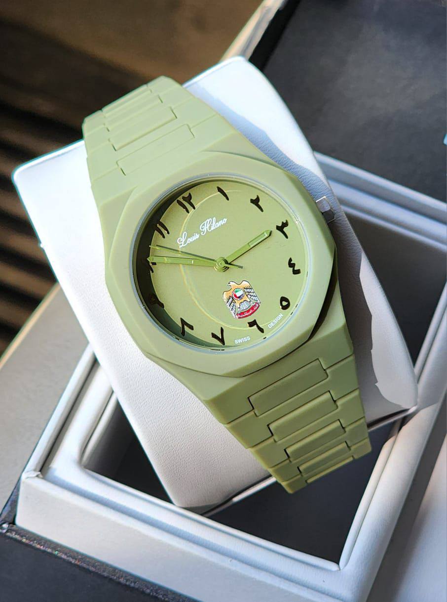 Louis Hilano watches for men good quality 
220 dhs🪙🌨️

 with box and paper bag 
🎁🎁🎁( POLYCARBON)

Zain59
♥️♥️♥️