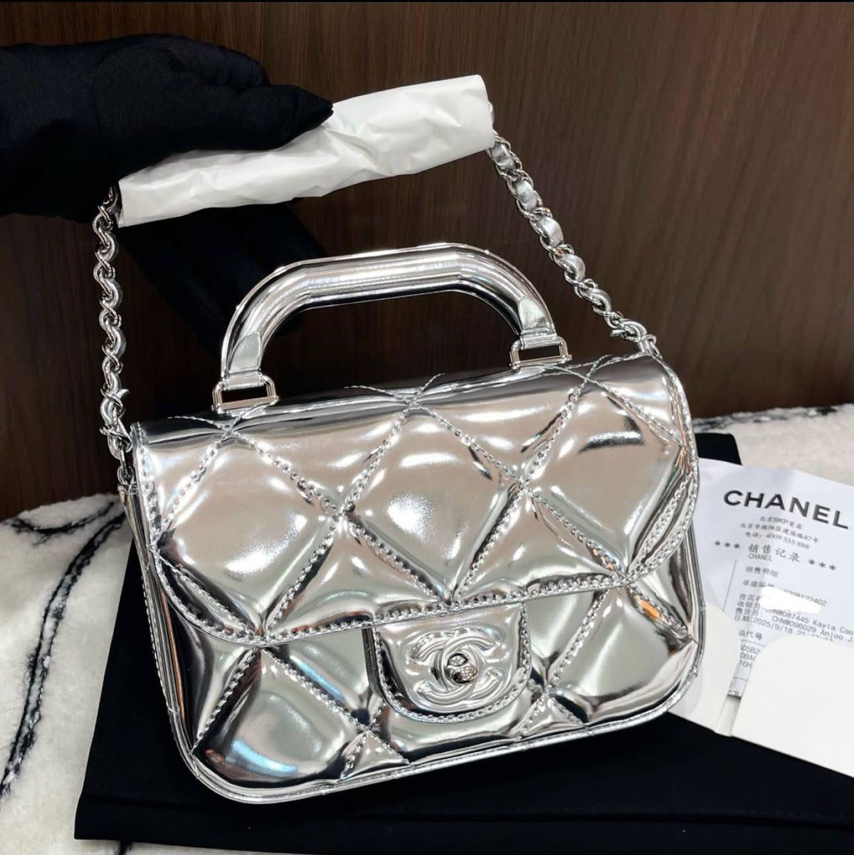 CHANEL

 NEW CAME 
GOOD QUALITY 

WITH BOX
110 dhs🇦🇪🇦🇪

Zain39
Zain295
♥️♥️♥️