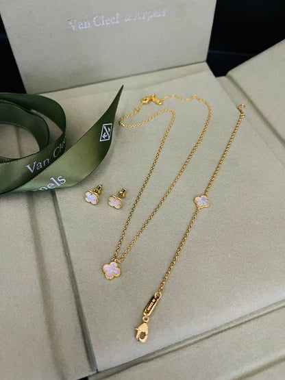 125 DHS🌺 SET 💫✨
VCA SET MASTER
NECKLACE 
BRACELET 
EARRINGS

WITH GOOD BOX AND PAPER BAG🛍️🎁

Zain89
♥️♥️♥️