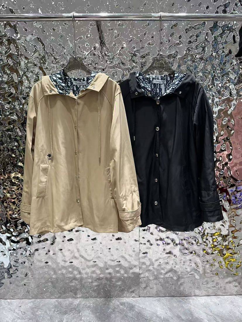 DIOR JACKET 🆕
GOOD QUALITY 💯
280 dhs🪙🌨️
SIZE S-M-L-XL

Zain231
♥️♥️♥️