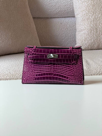 Hermes pochette 21cm💥Master quality ✅with box📦
610 dhs💓

Zain52
♥️♥️♥️
